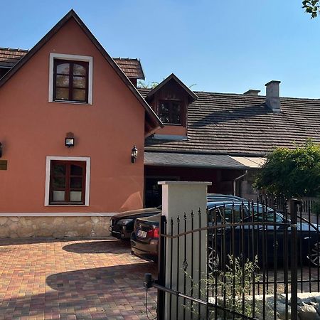 Bianka Hostel & Car Rent ブダペスト エクステリア 写真