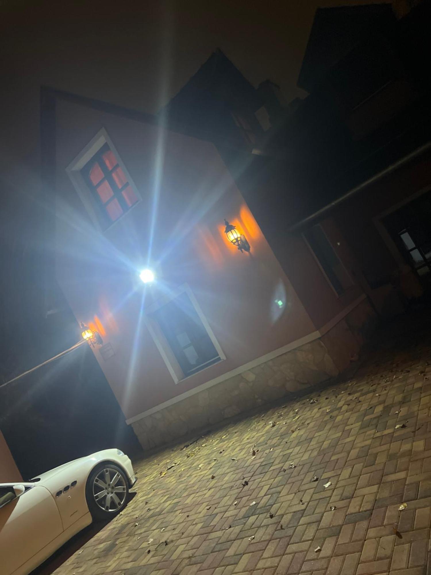 Bianka Hostel & Car Rent ブダペスト エクステリア 写真